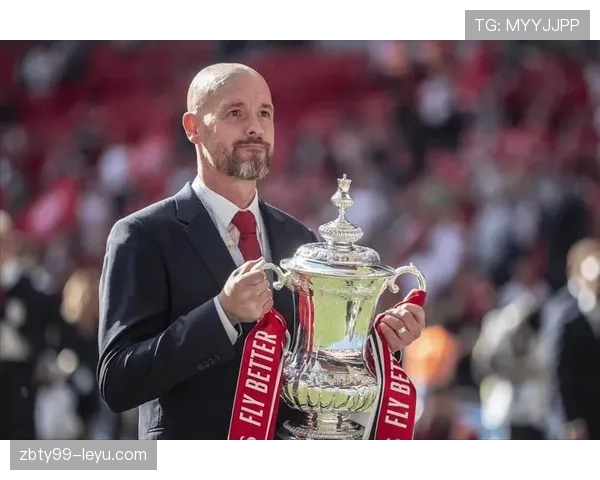 滕哈赫战术精妙调整，率弱旅逆袭强敌表现惊艳