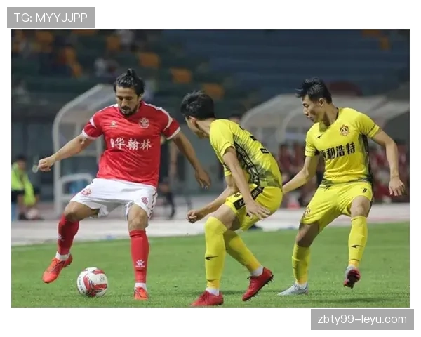 西甲转会窗口活跃:多队加速引援,重磅交易引发球迷热议 西甲转会窗口活跃:多队加速引援,重磅交易引发球迷热议