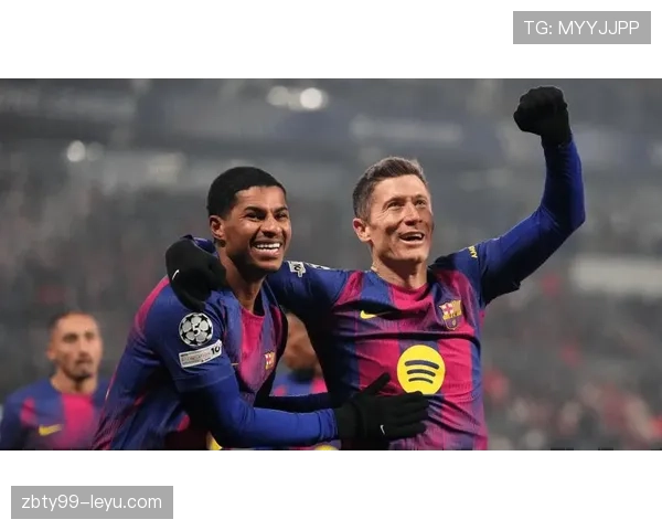 莱万多夫斯基双脚能力展示